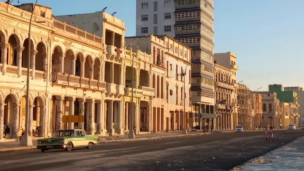 Gwida prattika għal reklamaturi f’Malta: kif tiffoka u ssib kreaturi Turki li jużaw KakaoTalk biex tibda kampanji UGC effettivi.