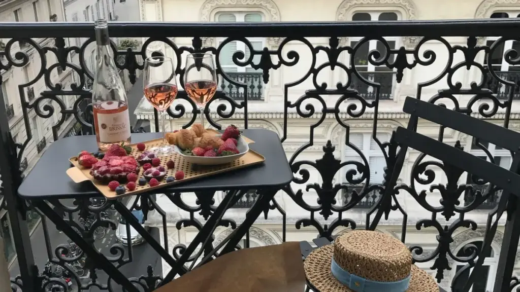 Għodda prattika għall-kreaturi f’Malta: kif toħloq konnessjonijiet ma’ brands ta’ Qatar fuq Rumble u tagħmel follow‑up content li jħobbuh il-fans.