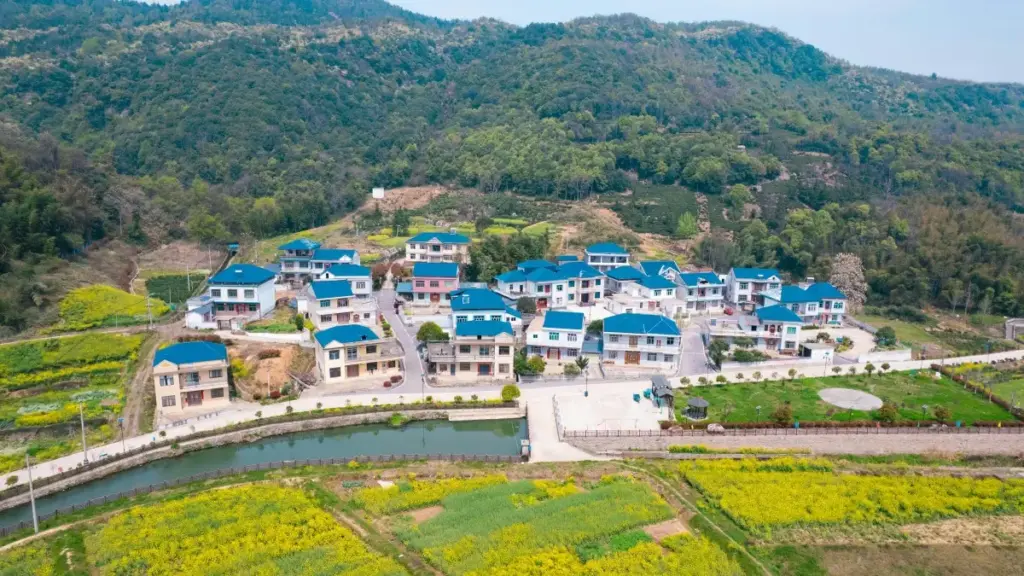 Gwida prattika għal advertisers f’Malta: kif issib u tinvolvi micro-influencers ta’ Cyprus (Disney Plus focus) għal product trials, inkluż kanali, metriċi u riskji lokali.