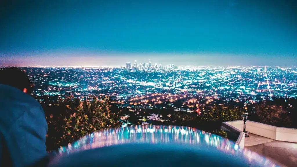 Praktiku u lokali: strateġiji konkreti biex kreaturi f’Malta jikkollaboraw ma’ marki mill-Ivory Coast fuq Roposo u jiksbu espożizzjoni ġdida fl-2025.