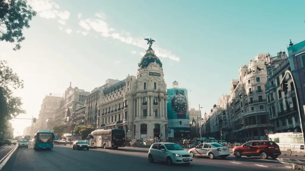 Gwida prattika għall-kreaturi f’Malta: strateġiji konnessjoni ma’ marki Bulgares fuq Disney Plus biex tirrevedi tagħmir tal-fitness, inkluż outreach, risk management u tips lokali.