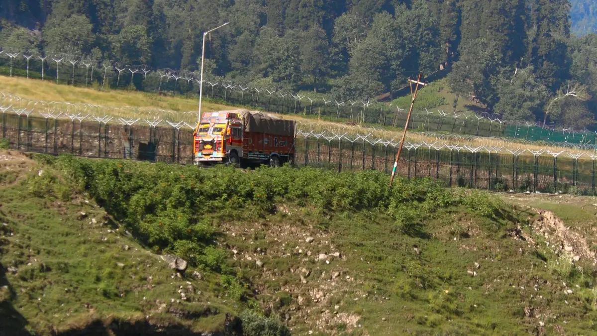 Reklamaturi Maltin: Kif issib kreaturi Bolivia fuq Chingari għal co‑branded drops