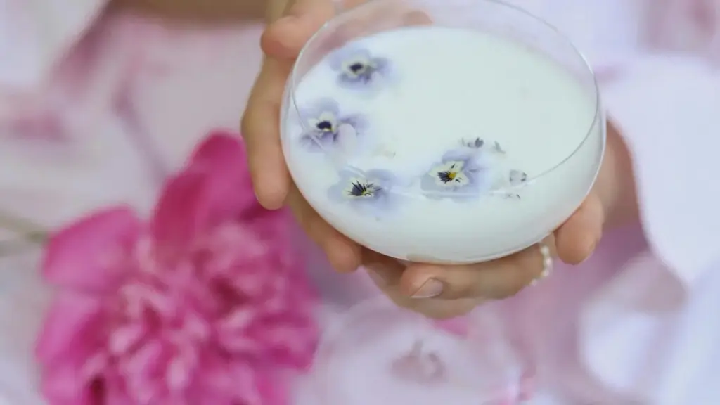 Gwida prattika għal advertisers f’Malta biex jiskopru u jimpjega creators Georgjani fuq Takatak għall-lansijiet ta’ prodotti beauty ġodda.