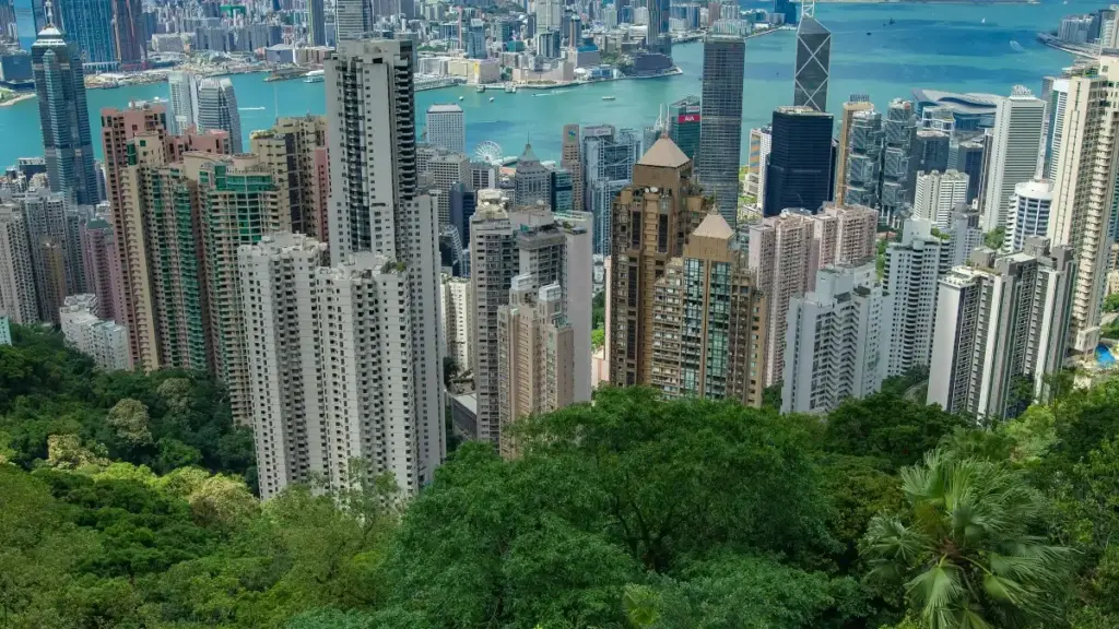 Gwida prattika għal kreaturi f’Malta biex jilħqu brands Malaysia fuq OnlyFans u jinnegozjaw deals b’flat-fee, b’istrateġiji, eżempji lokalizzati u pariri ta’ privacy.