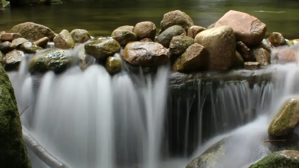 Gwida prattika għal kreaturi f’Malta: strateġiji reali biex tikkonnettja ma’ brands Kanadiżi fuq TikTok u tikseb kampjuni b’xejn, inklużi templates, riskji u consigli legali.