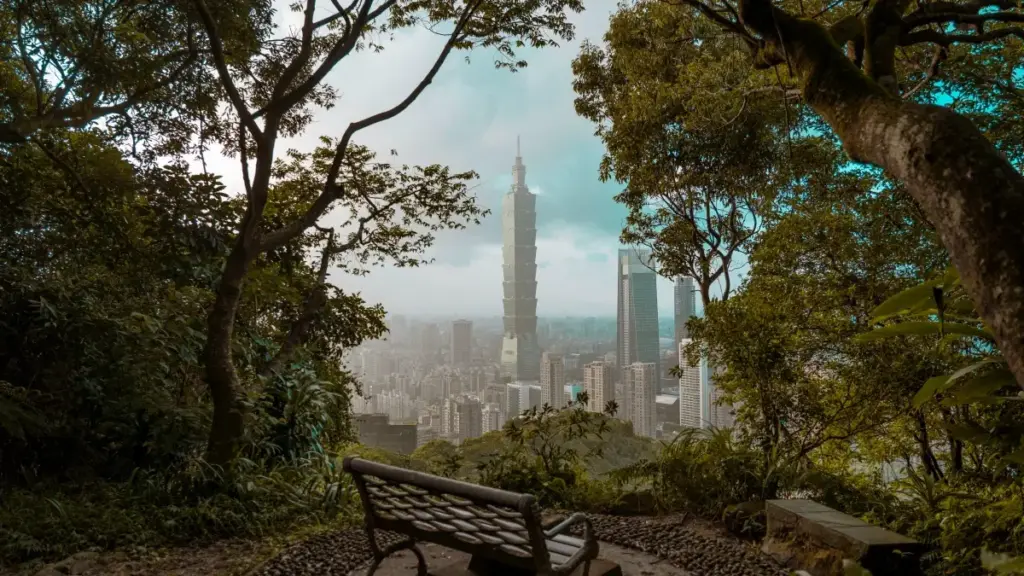 Gwida praktika għal creators f’Malta: kif tikkomunikaw ma’ brands fl-UAE fuq Instagram biex tagħmlu fashion lookbooks effettivi u kummerċjali.