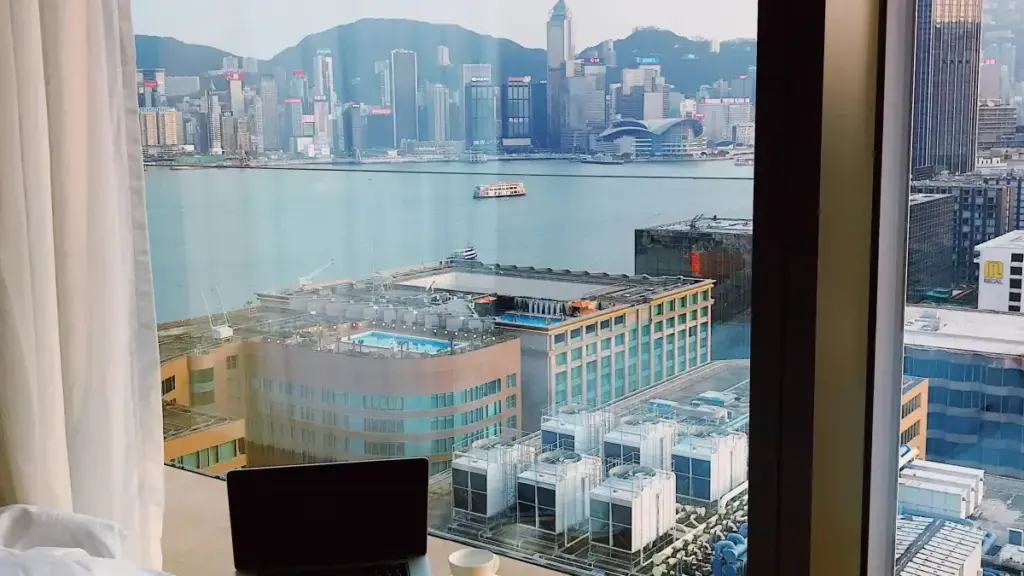 Gwida prattika għal kreaturi f’Malta: kif tikkonnettja ma’ brands Belġjani fuq HBO Max biex toħloq lookbooks ta’ moda, inklużi passi ta’ outreach, case study u tips ta’ monetizzazzjoni.